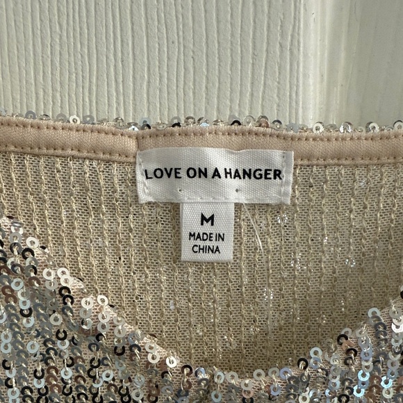 🆕‼️ - NWT - Love on a Hanger Sequin Embellished Tank Top in Champagne - Size M - Picture 2 of 7
